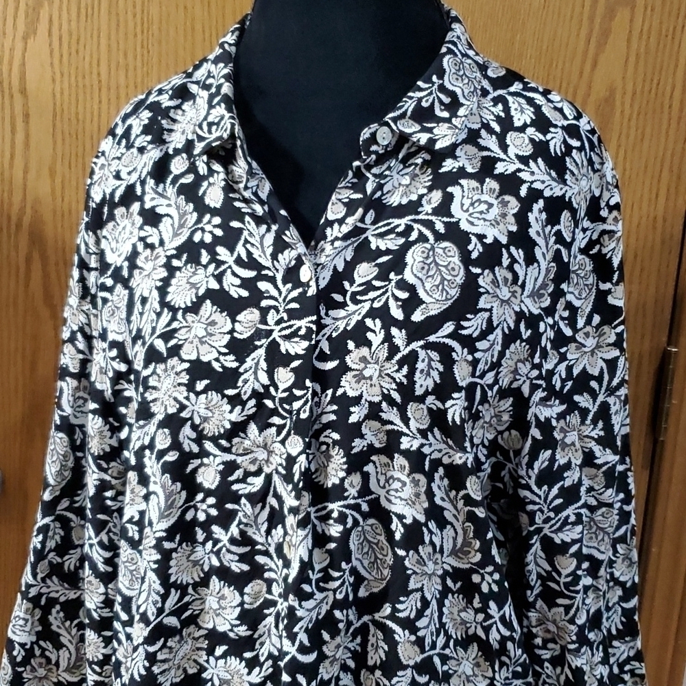 J Jill lightweight long sleeve button up blouse floral grey black tan